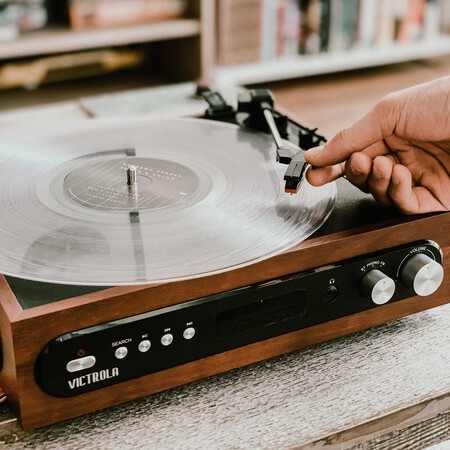 Estos tocadiscos serán el perfecto obsequio para los amantes de la música y la estética vintage