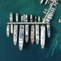 Una tecnología creada para evitar colisiones en el mar trae de cabeza a los millonarios: permite localizar sus yates en segundos