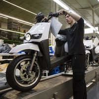 "Pagamos hasta un 42,5% de impuestos en las motos, las eléctricas necesitan un IVA reducido", según ANESDOR
