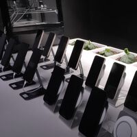 ¿Es bueno para la batería usar el móvil mientras lo cargas? Experimentaron con 16 iPhone durante 193 días para comprobarlo y este es el resultado 