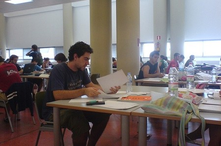 Prospera el 'apadrinamiento de estudiantes' en Málaga