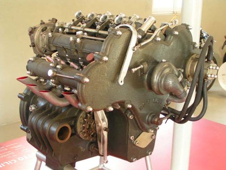 Moto Guzzi V8, motor