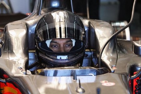 Según Tiago Monteiro, Narain Karthikeyan lo tiene crudo