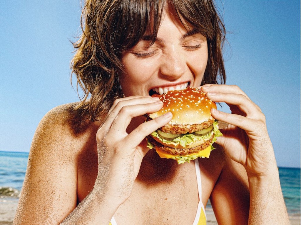McDonald's recupera el McRib este verano: así volerá la hamburguesa más esperada