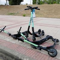 Multan al conductor borracho de un patinete eléctrico, pero no le quitan puntos porque no iba en un vehículo