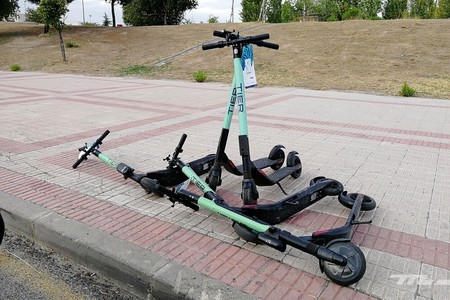 Multan al conductor borracho de un patinete eléctrico, pero no le quitan puntos porque no iba en un vehículo