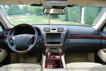 Lexus LS 600h