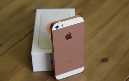Apple pone a la venta de nuevo el iPhone SE, pero sólo hasta liquidar stock