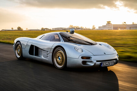 El maravilloso Isdera Commendatore 112i es el hypercar de los años 90: un coche del Grupo C para calle