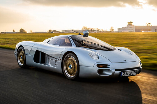 El maravilloso Isdera Commendatore 112i es el hypercar de los años 90: un coche del Grupo C para calle