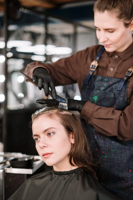 Alex Sestelo Peluquero Cuando Vamos A Tenirnos Es Mejor Que El Pelo Este Limpio E Hidratado Porque Asi Igualamos La Porosidad Y El Color Se Fija De Manera Uniforme