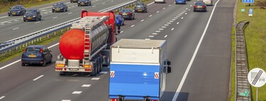 ¡Definitivo! Coches y motos no podrán superar el límite en 20 km/h para adelantar: así son las multas