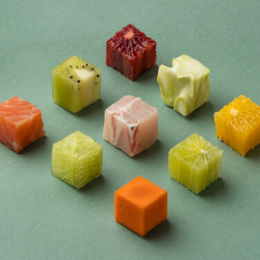 La nueva moda que arrasa en redes: comida en forma de piezas de LEGO para montar un plato en segundos