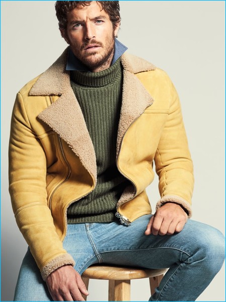 Dos imprescindibles de la temporada: botas y un abrigo de shearling