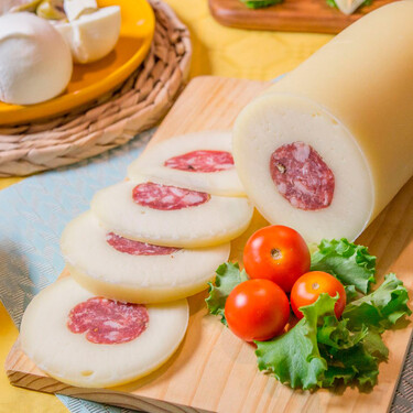 El queso artesanal que nació con un embutido oculto dentro para esquivar los controles de aduana en la frontera 