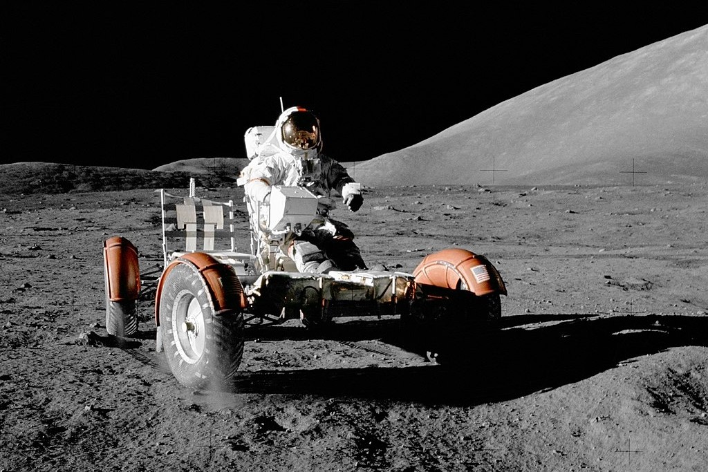 El rover lunar fue el primer SUV 4x4 eléctrico de la historia, y ahora podemos verlo rodar por la Luna con una calidad inédita