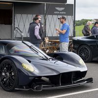 Se compró un Aston Martin Valkyrie por tres millones y ahora ha demandado a la marca: el motor V12 hace tanto ruido que ni oye venir a las ambulancias