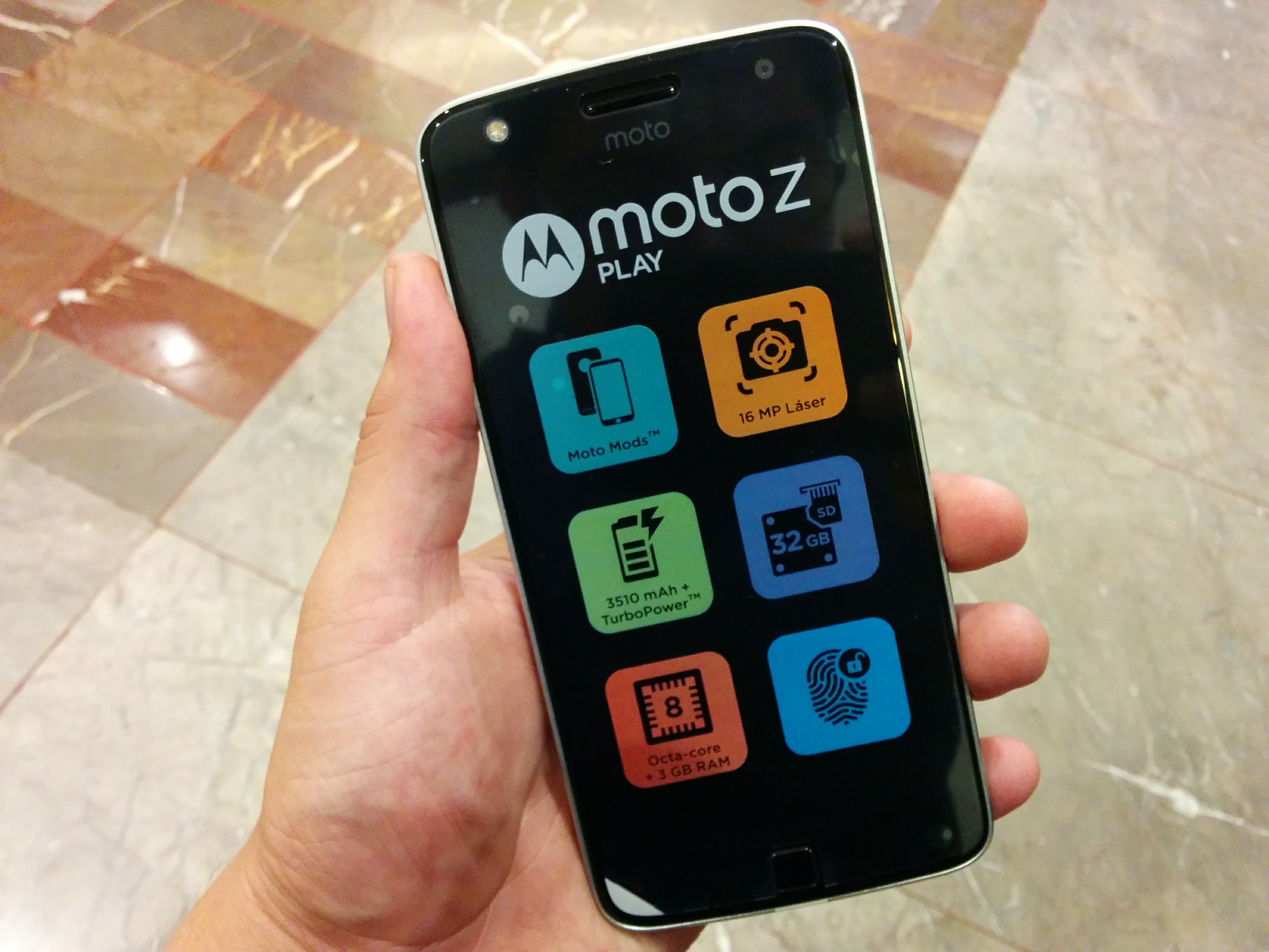 Moto Z Play, primeras impresiones — free download