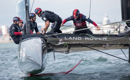 Así es la American's Cup por dentro: hablamos con el tripulante español del equipo Land Rover BAR