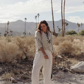 Vuelven los pantalones de los 90 pura tendencia en primavera 2026: desde los cargos hasta los cigarette 