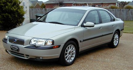 Ford no venderá Volvo