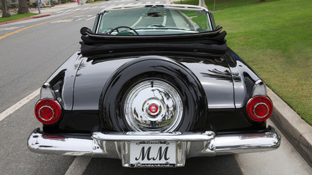 Subastan el Ford Thunderbird de Marilyn Monroe, un objeto de deseo que ha pasado 56 años en paradero desconocido