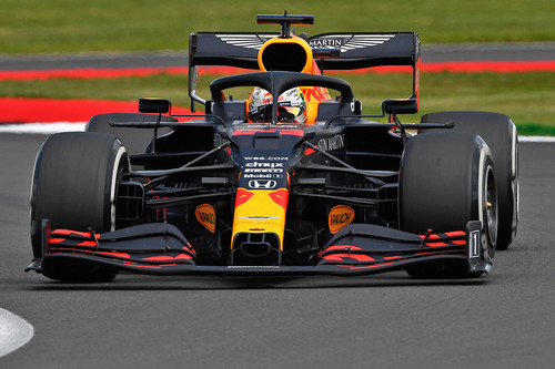 Max Verstappen desquicia a Mercedes y gana el Gran Premio 70 Aniversario de la Fórmula 1