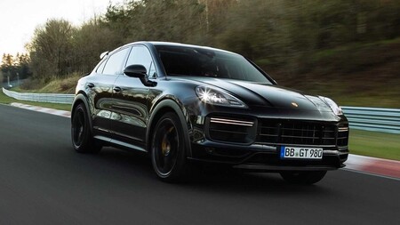 ¡Oye, tranquilo Porsche! El nuevo Cayenne todavía no es presentado y ya se convirtió en el SUV más rápido de Nürburgring