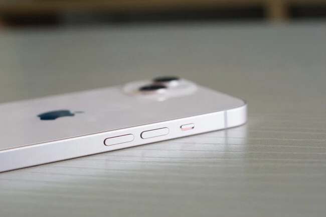 Apple iPhone 13