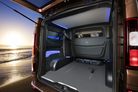 Opel Vivaro Surf 1