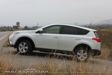 Toyota RAV4 2013, vista lateral