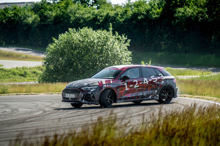 El nuevo Audi RS 3 de 400 CV estrena un inédito modo drift por primera vez en su historia