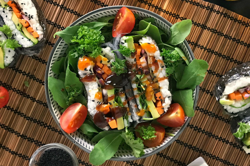 Cómo hacer onigirazu, el sandwich de sushi japonés más divertido (receta con vídeo incluido)