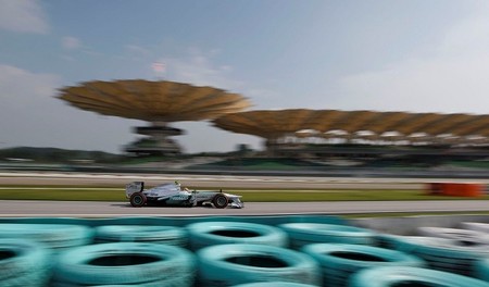 Mercedes y Red Bull creen que Pirelli está perjudicando a los mejores coches
