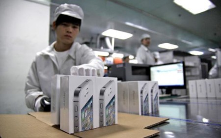 Foxconn ya ha reemplazado a más de 60.000 trabajadores por robots para fabricar los futuros iPhone