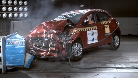 El Mazda2 se estrella en las pruebas de choque Latin NCAP con dos estrellas y el Nissan March se lleva... una