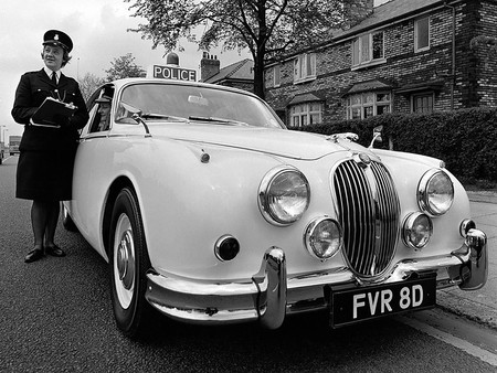 Jaguar Mark 2 Police 1