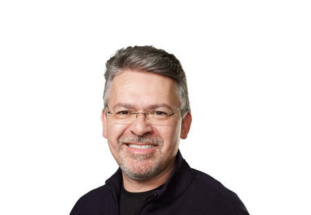 Apple une las divisiones de Siri, Core ML y aprendizaje automático en una sola al mando de John Giannandrea
