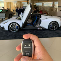 A solas con el Maserati MC20: el coche superdeportivo de Módena se supera en carácter y elegancia