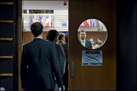 El Parlamento Europeo y la votación del ACTA en el entierro de Europa
