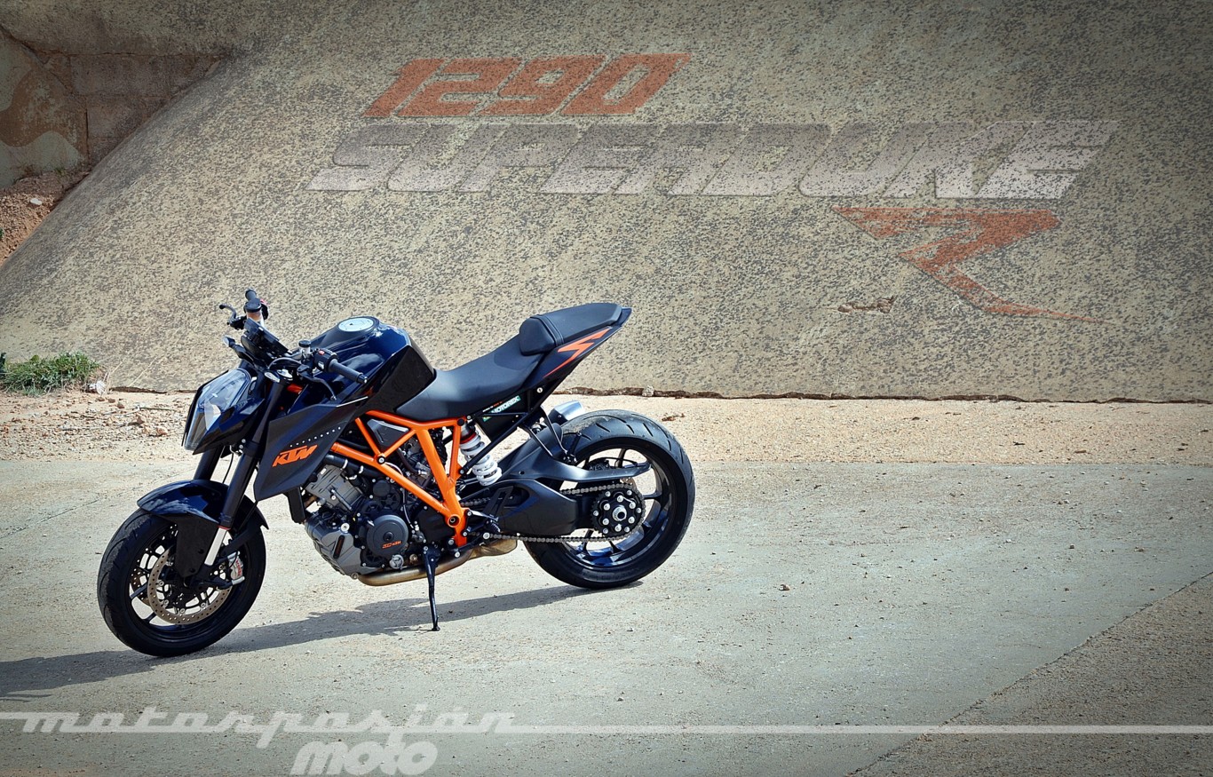 Probamos la KTM 1290 Super Duke R, bella y bestia a partes iguales