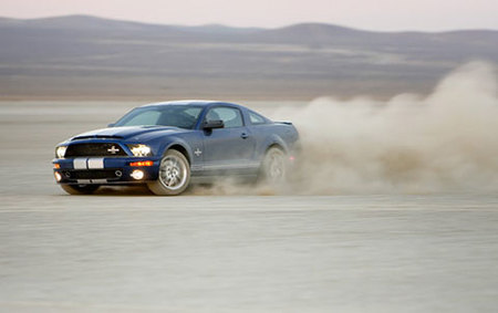 Chevrolet Corvette Z06 vs Shelby Mustang GT500KR
