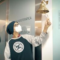 Gerard de 13 años ingresó en agosto en silla de ruedas por un tumor cerebral y se va corriendo gracias a la terapia con protones