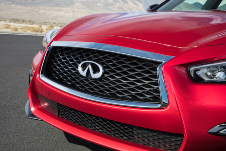 Infiniti Q50 2018 parrilla delantera