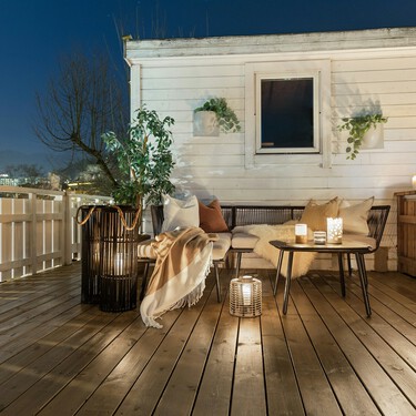 Jysk ha bajado el precio del farolillo para terraza o balcón más bohemio de su catálogo y además no necesita cables