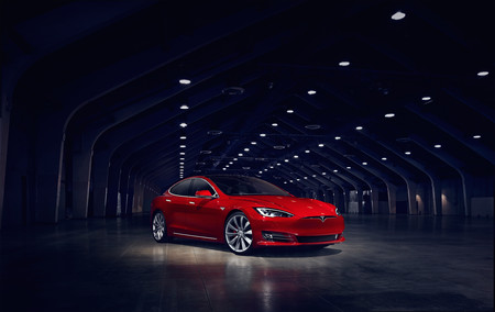 ¡Cosas del hypermiling! Consiguen hacer 901,2 km con una sola carga del Tesla Model S