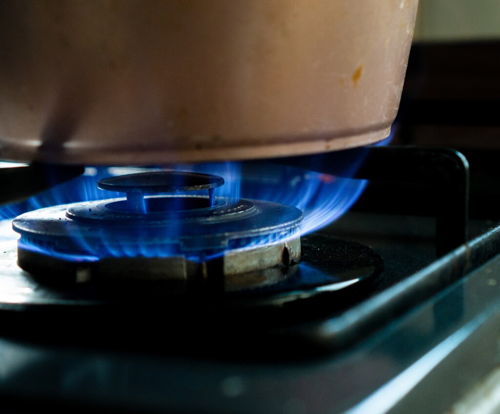 Cómo contratar la tarifa de gas más barata ahora mismo, la TUR: a qué compañía llamar, requisitos y documentación que pueden pedir
