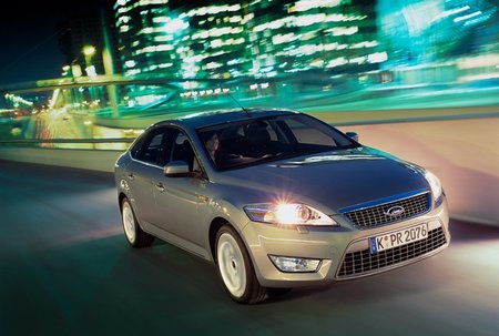 Ford trabaja en vehículos que se comunican con su entorno