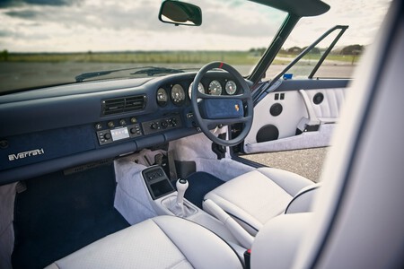 Everrati Porsche 911 964 Widebody Interior