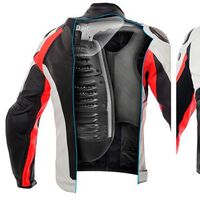 Airbag obligatorio: Chipre antepone la seguridad y lo hace imperativo para los motoristas profesionales 